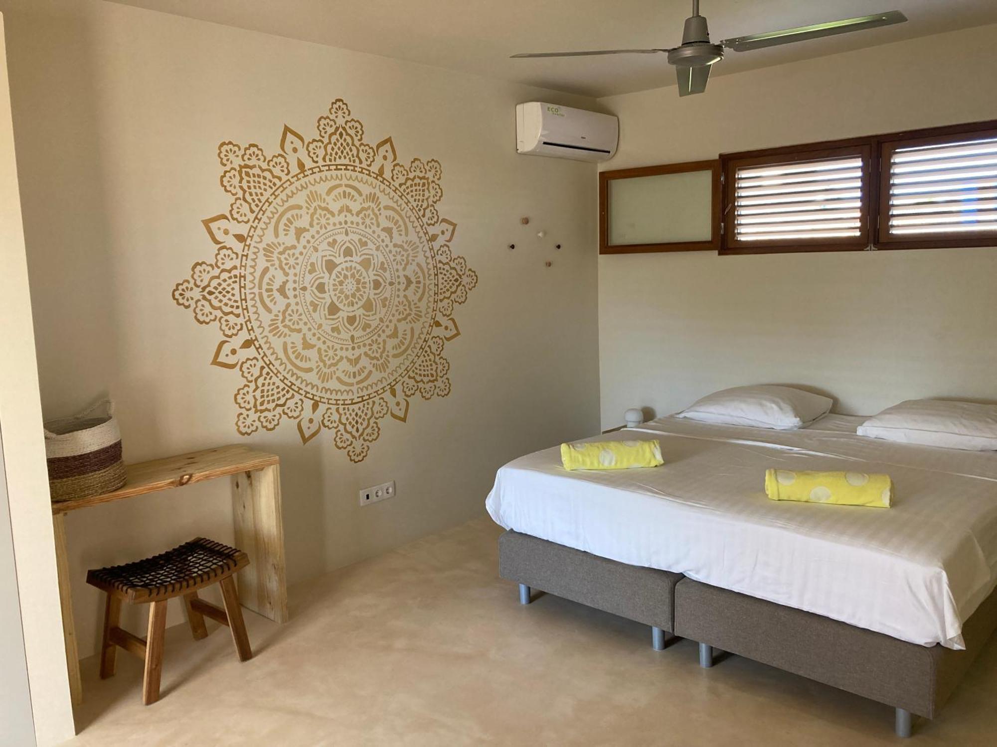 Isla Penthouse & Garden Apartments Bonaire Playa Dış mekan fotoğraf